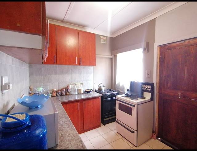 3 BEDROOM FREESTANDING SOLD IN STILFONTEIN EXT 1